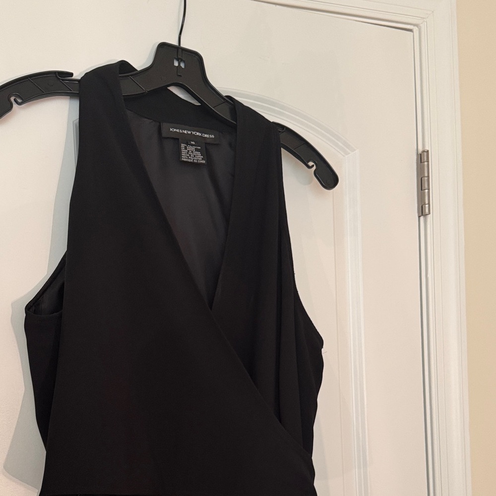 Jones New York Black Sleeveless Wrap Midi Dress